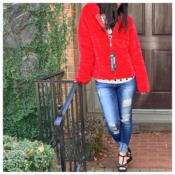 ✨LAST 1✨PARIS✨Red Gorgeous Faux Fur Hooded Jacket - Picture 4 of 8